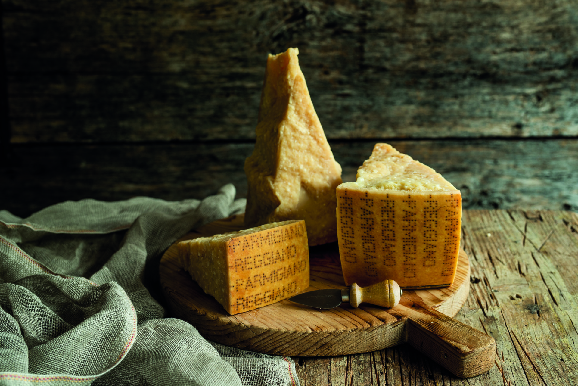 Tutti gli ingredienti del Parmigiano Reggiano